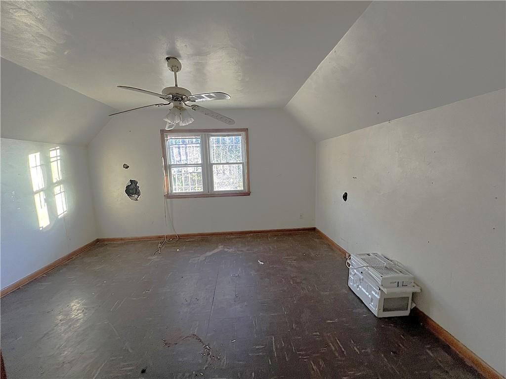 Photo 13 of 21 - 5800 Askew Avenue