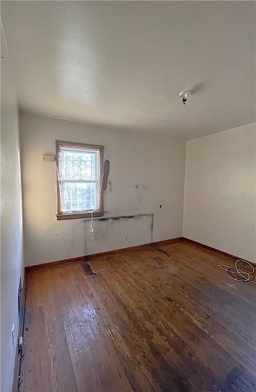 Photo 16 of 21 - 5800 Askew Avenue