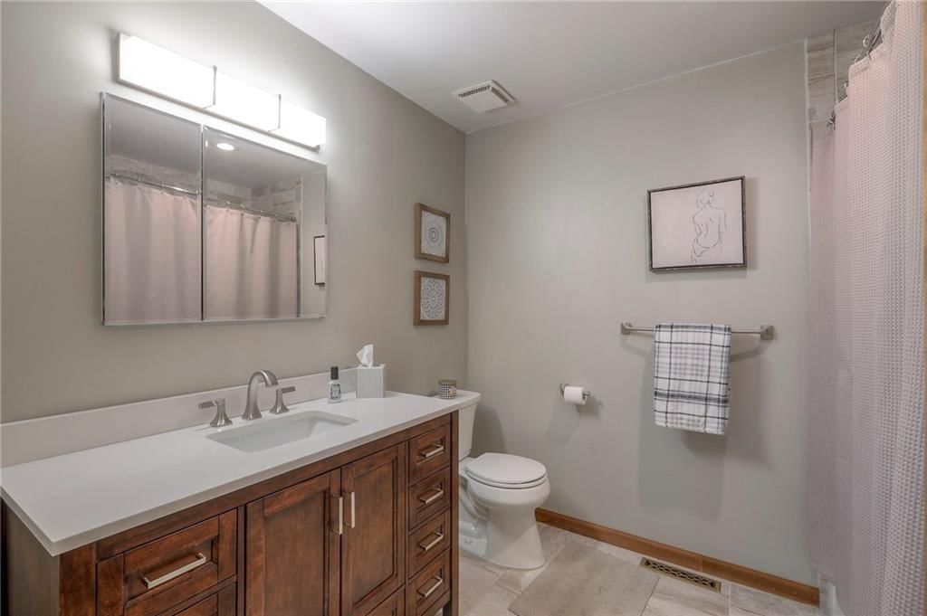 400 NE Stanton Lane — photo 24