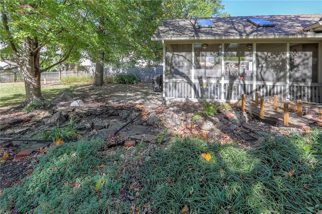 400 NE Stanton Lane — photo 36