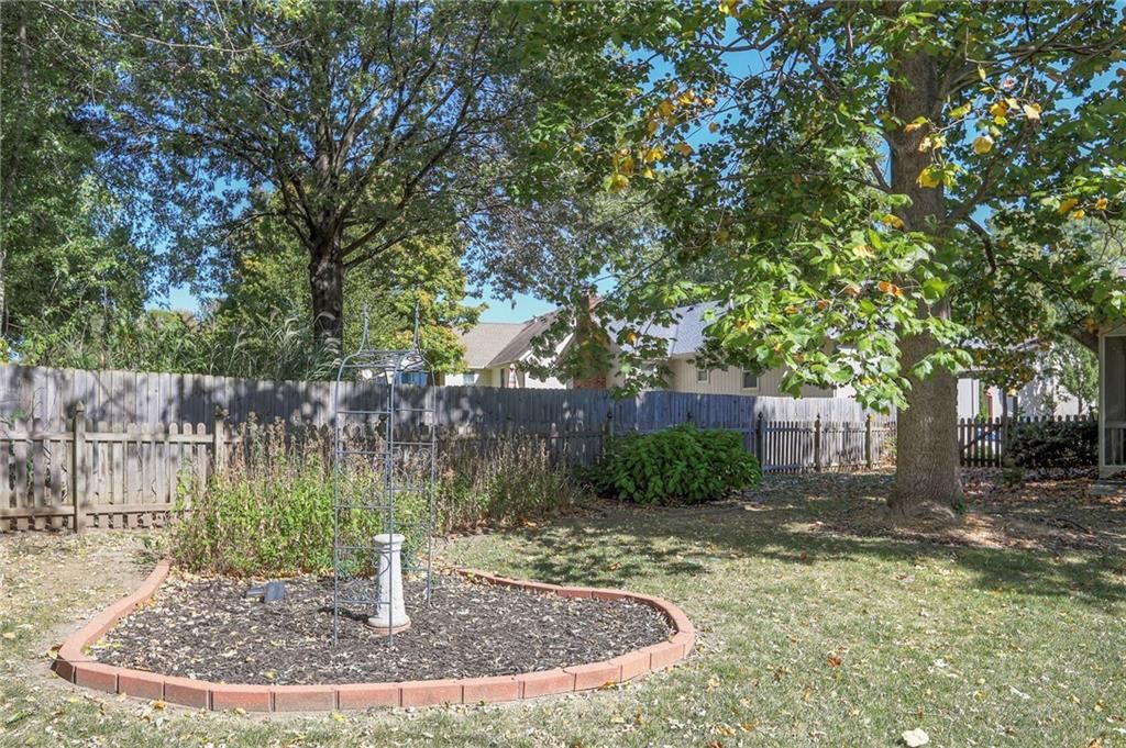 400 NE Stanton Lane — photo 39