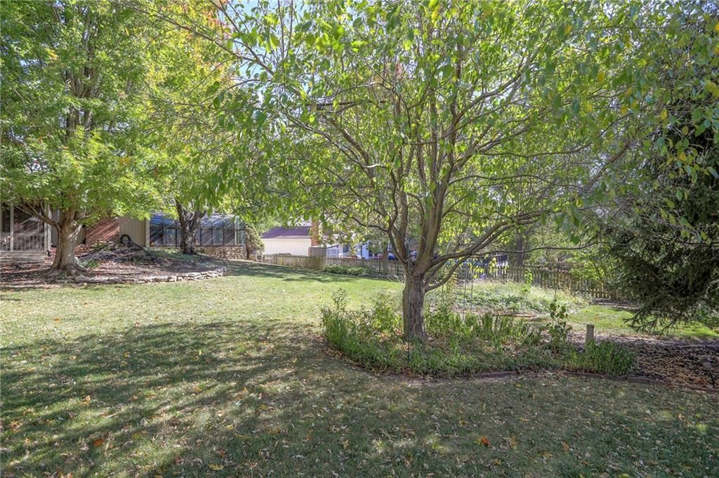 400 NE Stanton Lane — photo 40