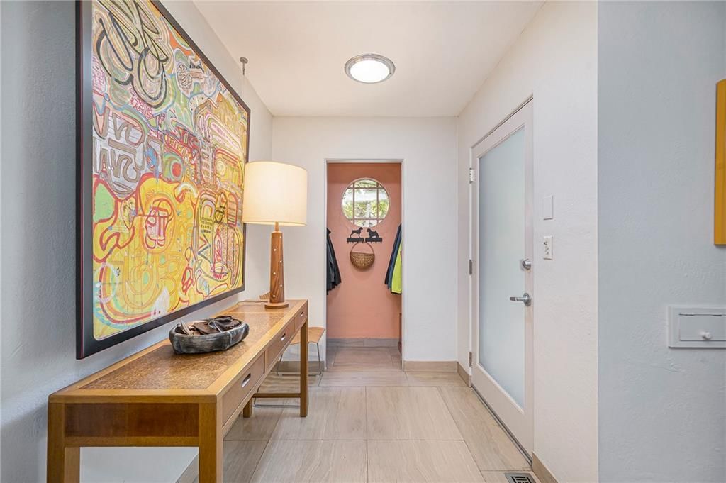 225 W 53rd Terrace — photo 5