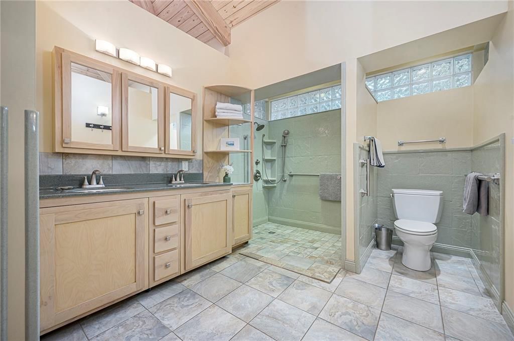 225 W 53rd Terrace — photo 16