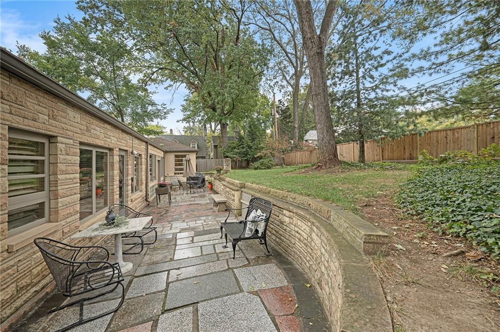 225 W 53rd Terrace — photo 25