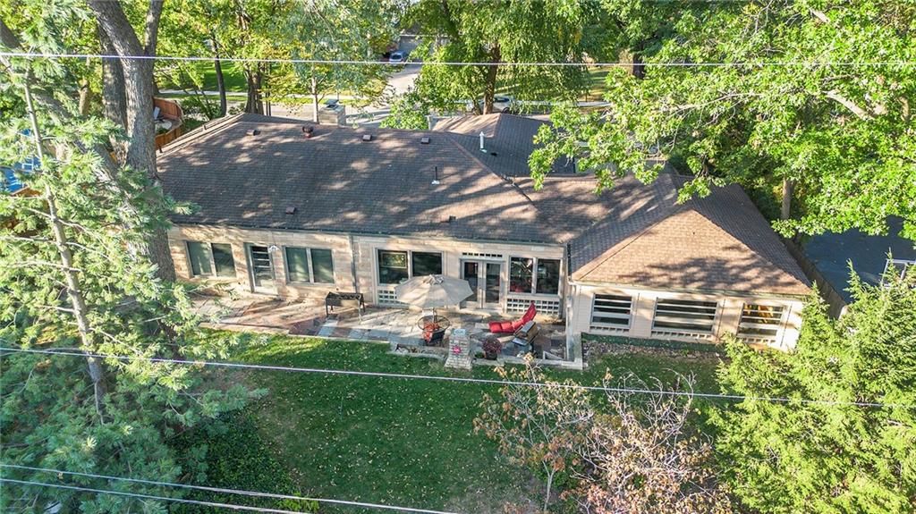 225 W 53rd Terrace — photo 28