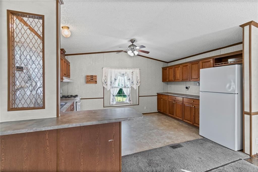 302 Sycamore Street — photo 8