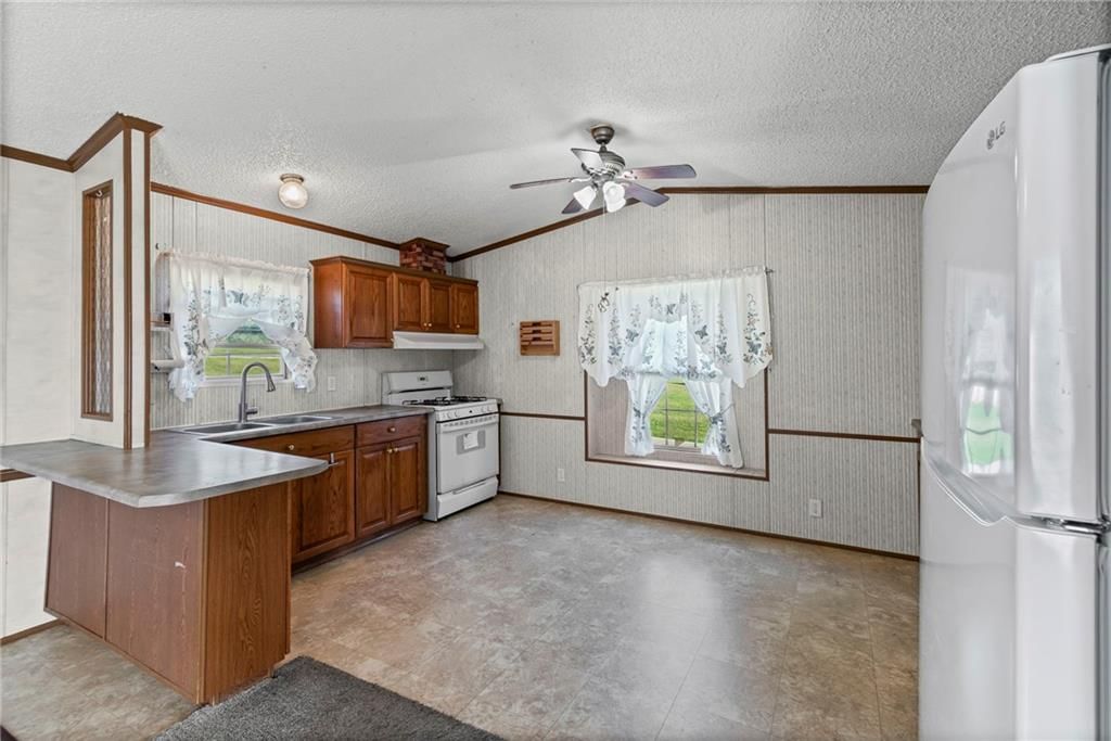 302 Sycamore Street — photo 9
