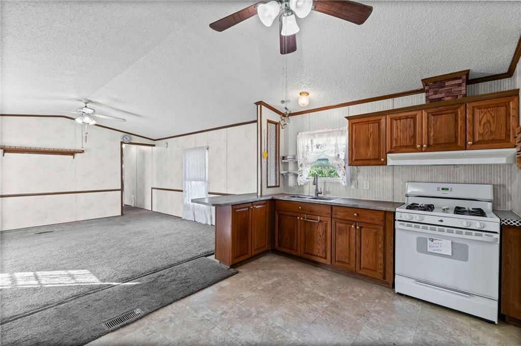 302 Sycamore Street — photo 10
