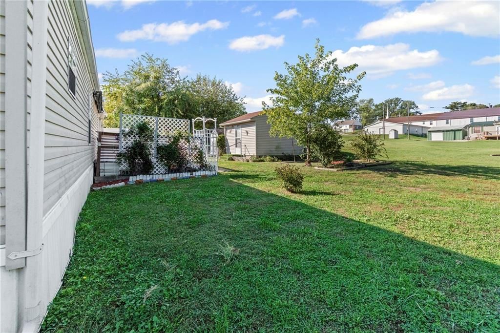 302 Sycamore Street — photo 24