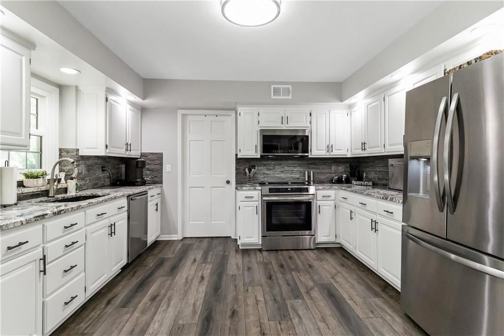 12104 Cedar Street — photo 17
