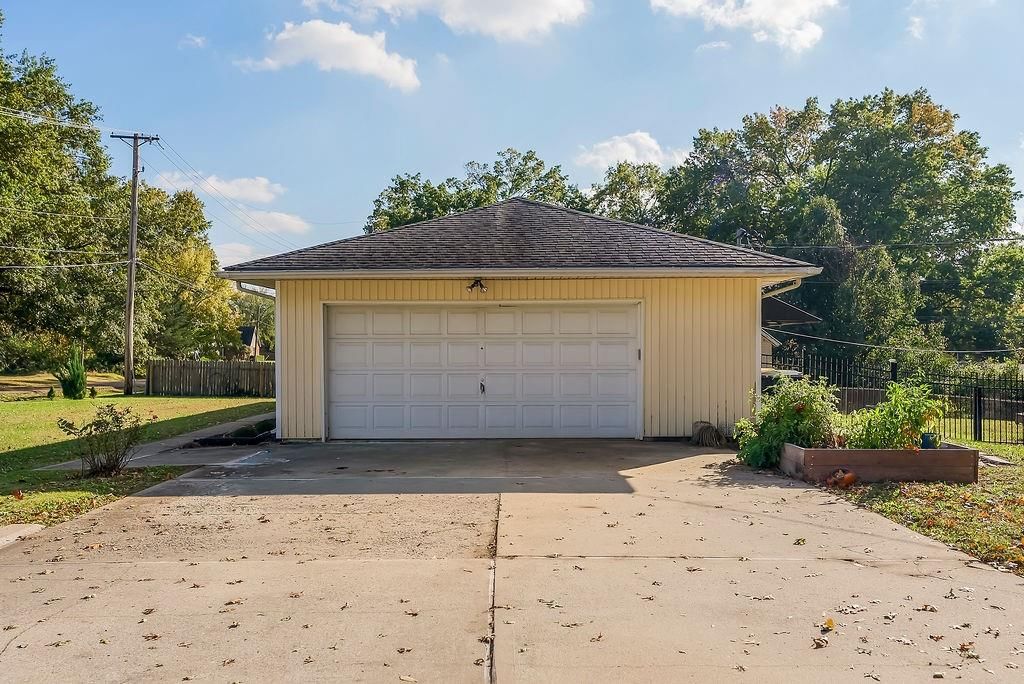 11700 Troost Ave Avenue — photo 29