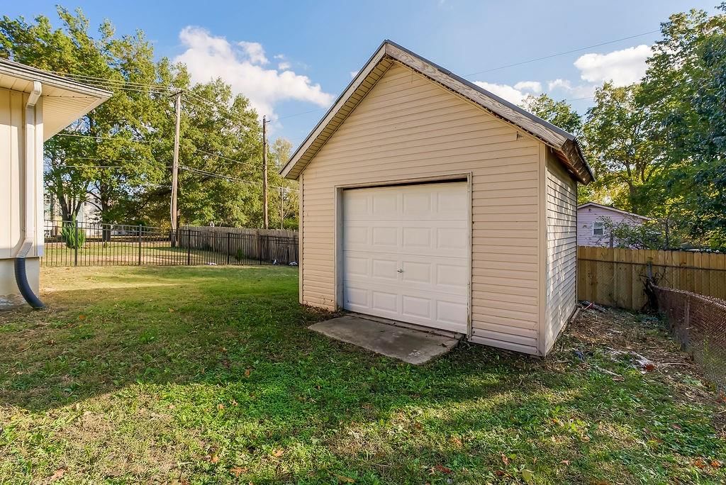 11700 Troost Ave Avenue — photo 33