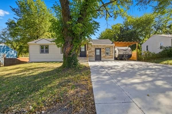 7835 Donnelly Avenue — photo 2