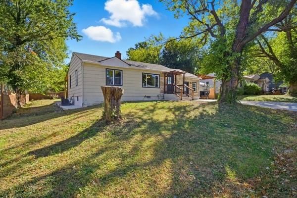 7835 Donnelly Avenue — photo 3