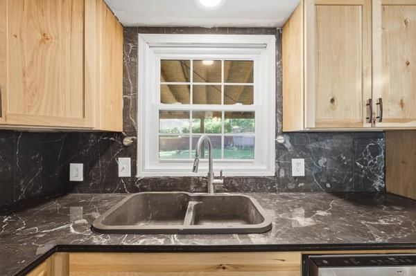 7835 Donnelly Avenue — photo 12