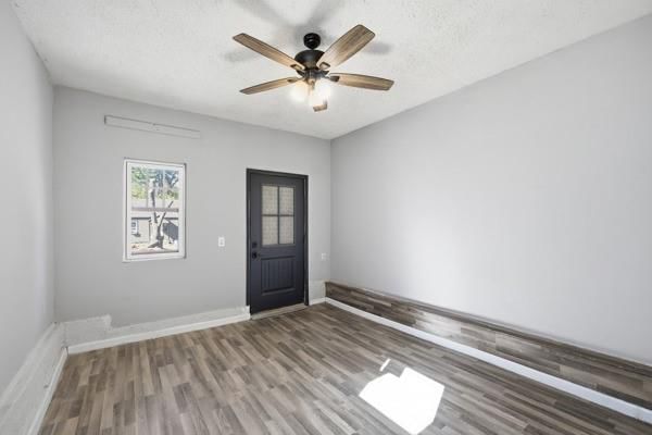 7835 Donnelly Avenue — photo 21