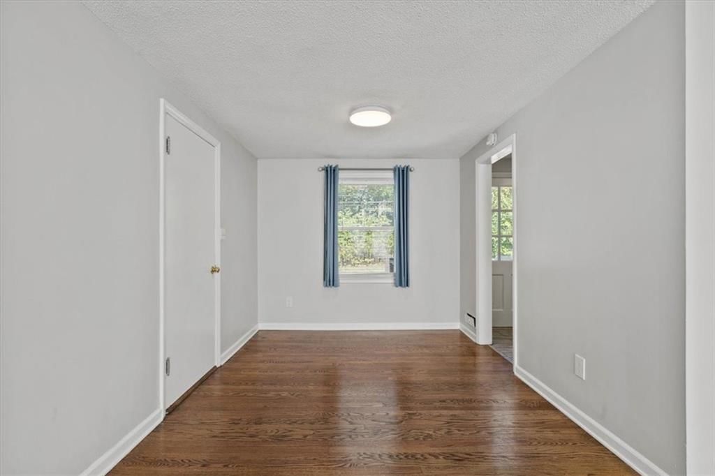 Photo 8 of 22 - 8808 W 81st Terrace