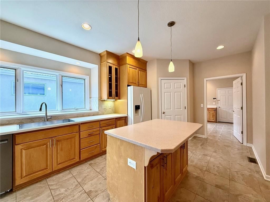 1564 Fountain Drive — photo 11