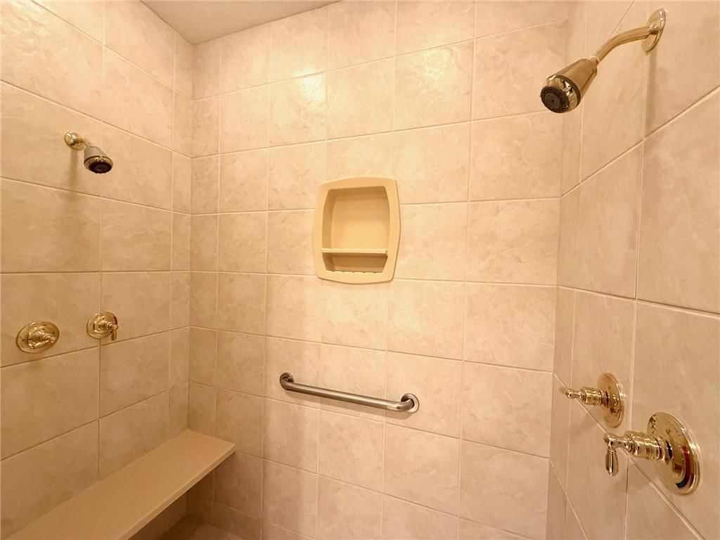 1564 Fountain Drive — photo 24