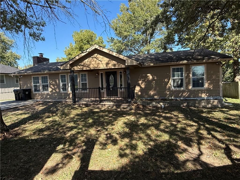 1413 COUNTRY CLUB Drive — photo 2