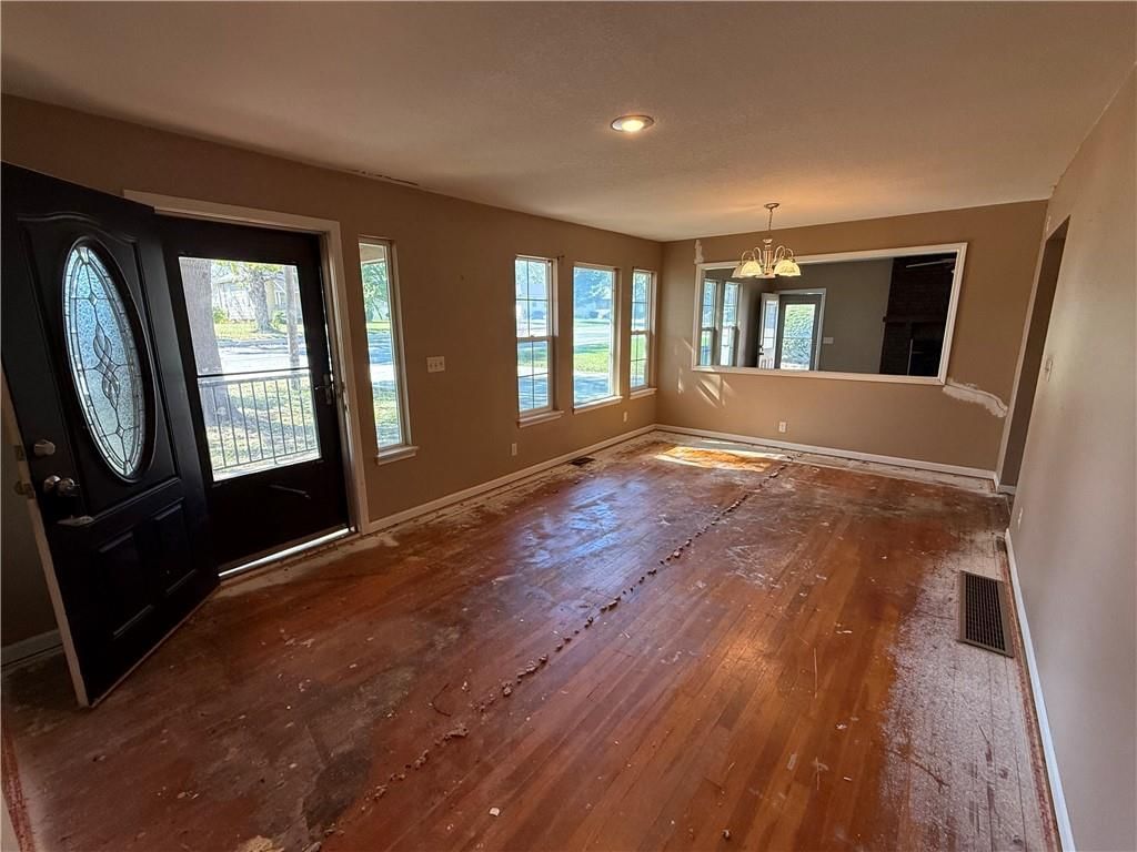 1413 COUNTRY CLUB Drive — photo 3