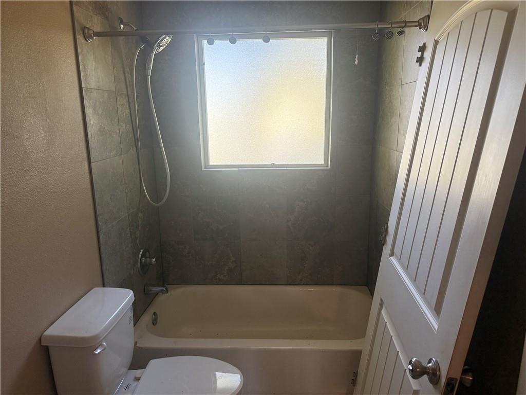 1413 COUNTRY CLUB Drive — photo 9