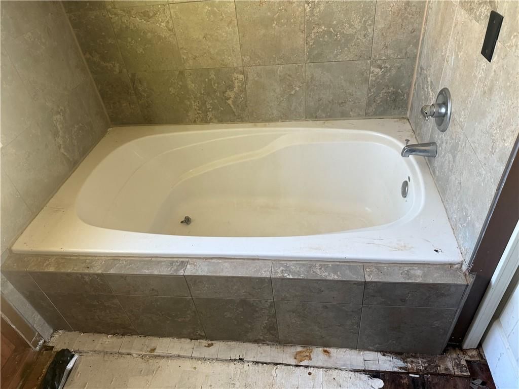 1413 COUNTRY CLUB Drive — photo 10