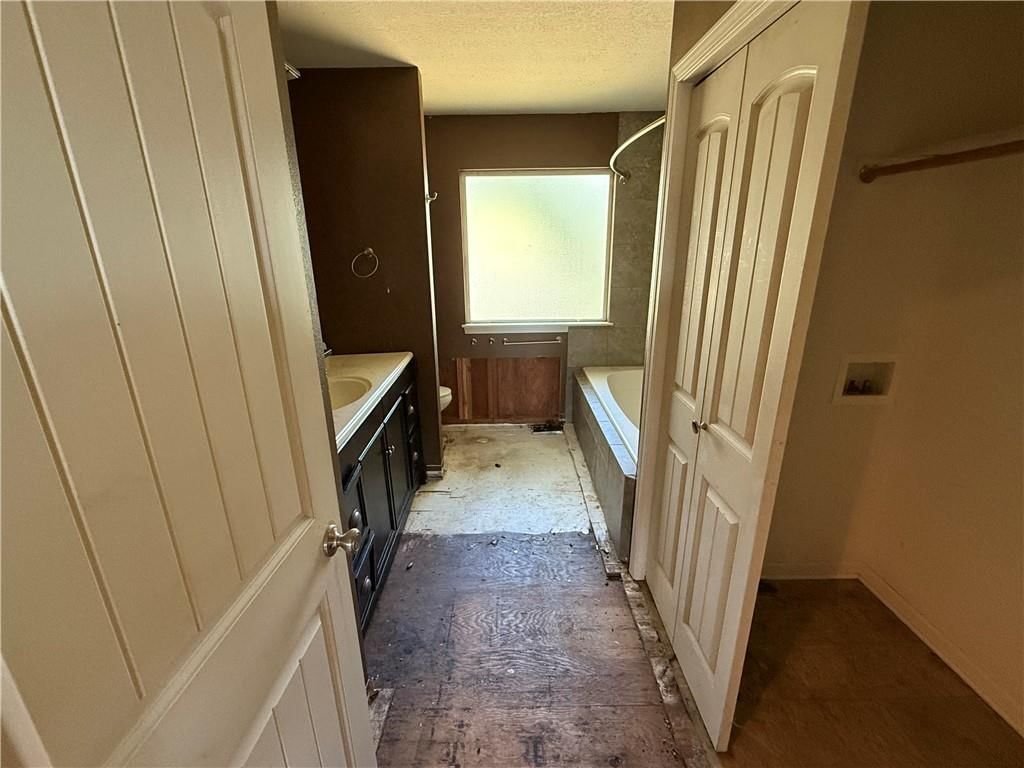 1413 COUNTRY CLUB Drive — photo 17