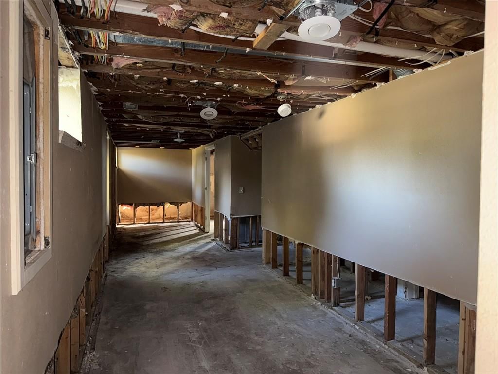 1413 COUNTRY CLUB Drive — photo 24