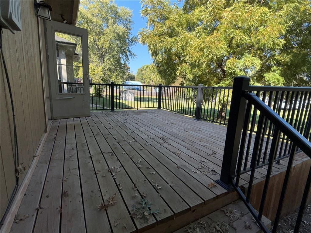 1413 COUNTRY CLUB Drive — photo 29