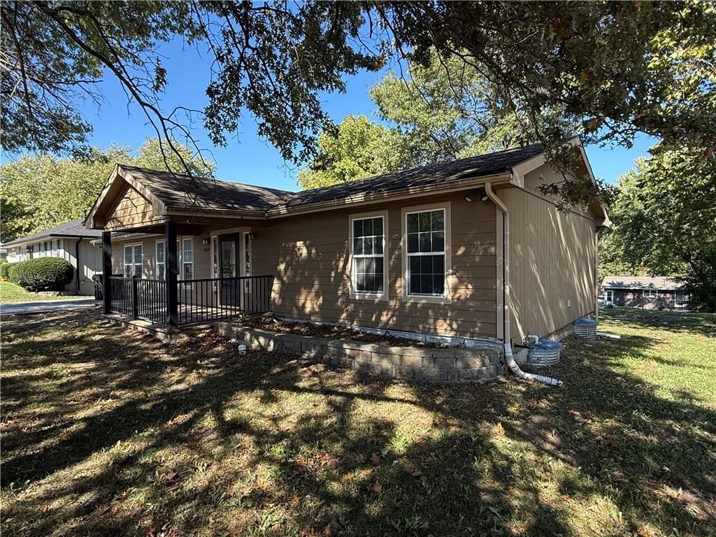 1413 COUNTRY CLUB Drive — photo 30