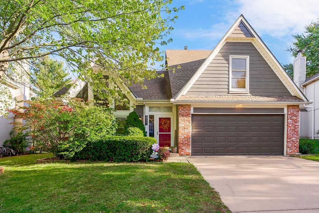 6421 Hilltop Street, Shawnee, KS