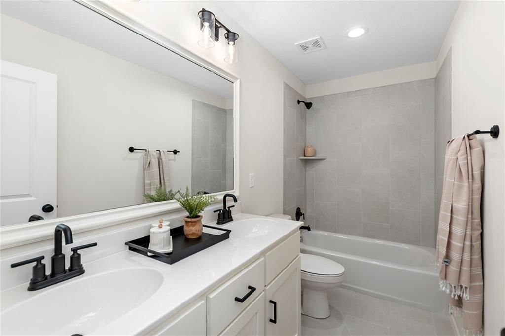 20727 Emerald Street — photo 37