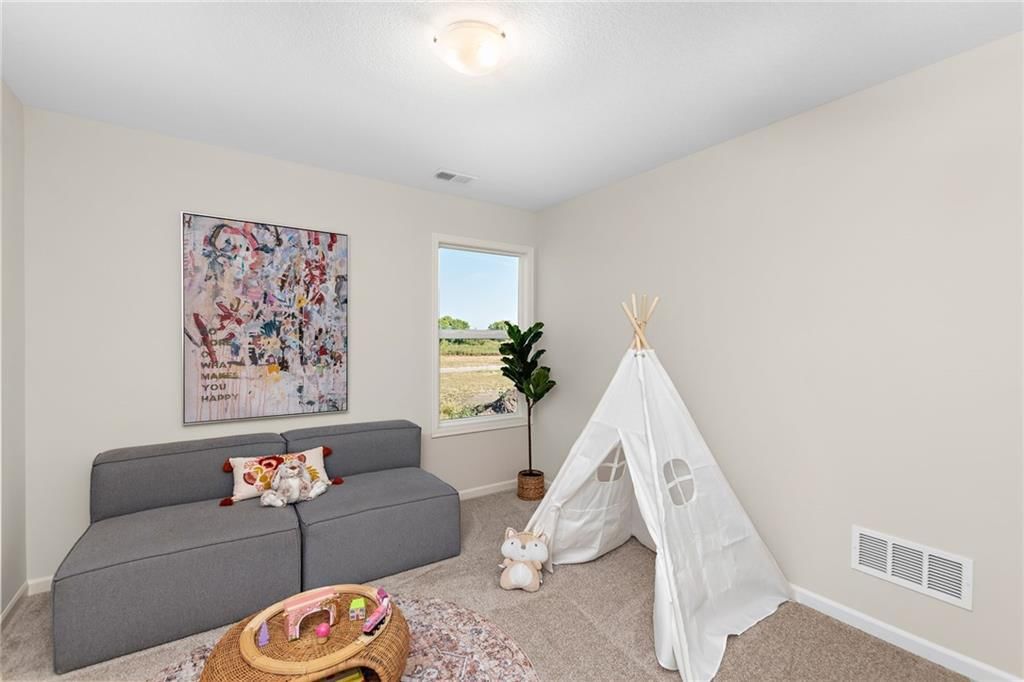 20727 Emerald Street — photo 38