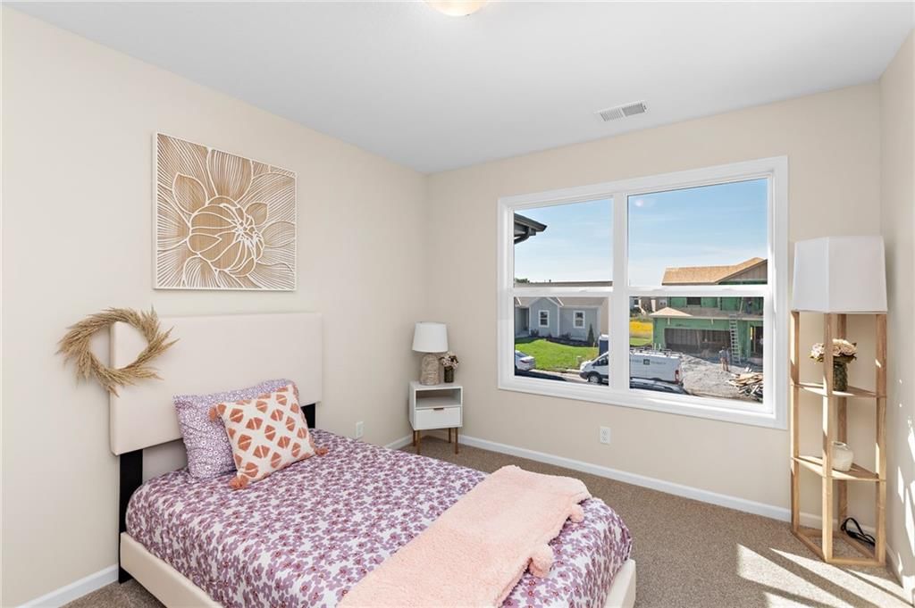 20727 Emerald Street — photo 40