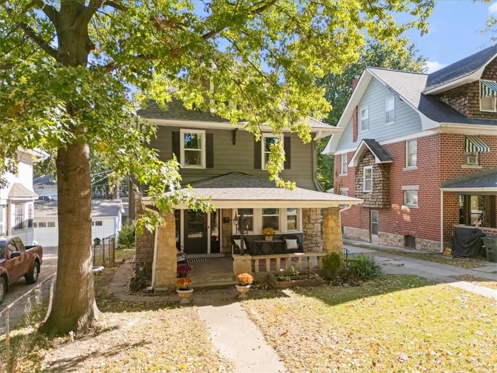Photo 2 of 48 - 419 N 17th Street