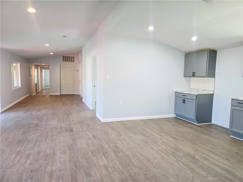 205 W 20th Street — photo 5