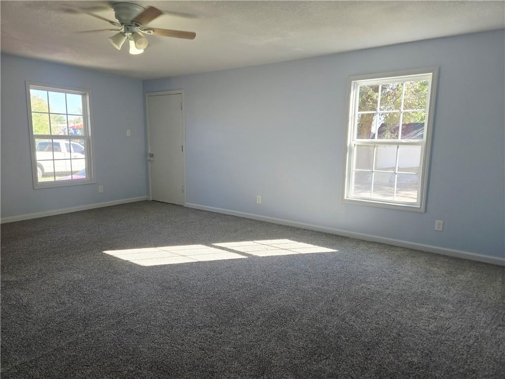 205 W 20th Street — photo 16