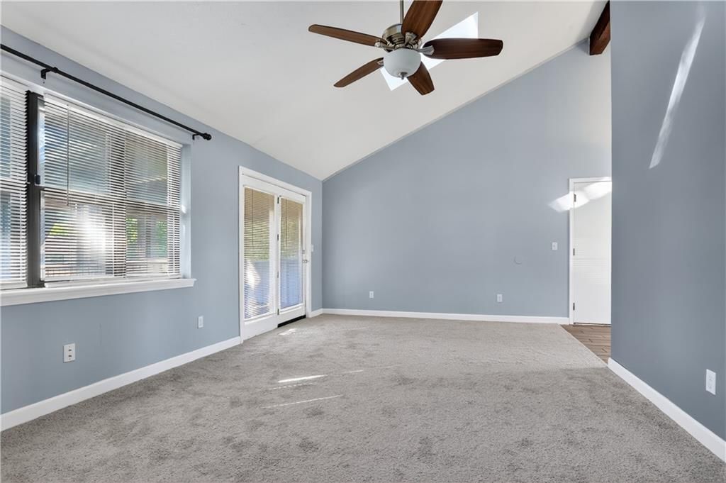 819 NE Cookingham Drive — photo 6