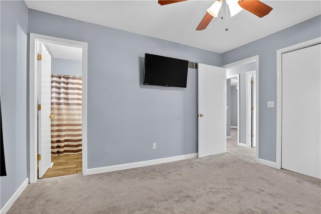 819 NE Cookingham Drive — photo 9