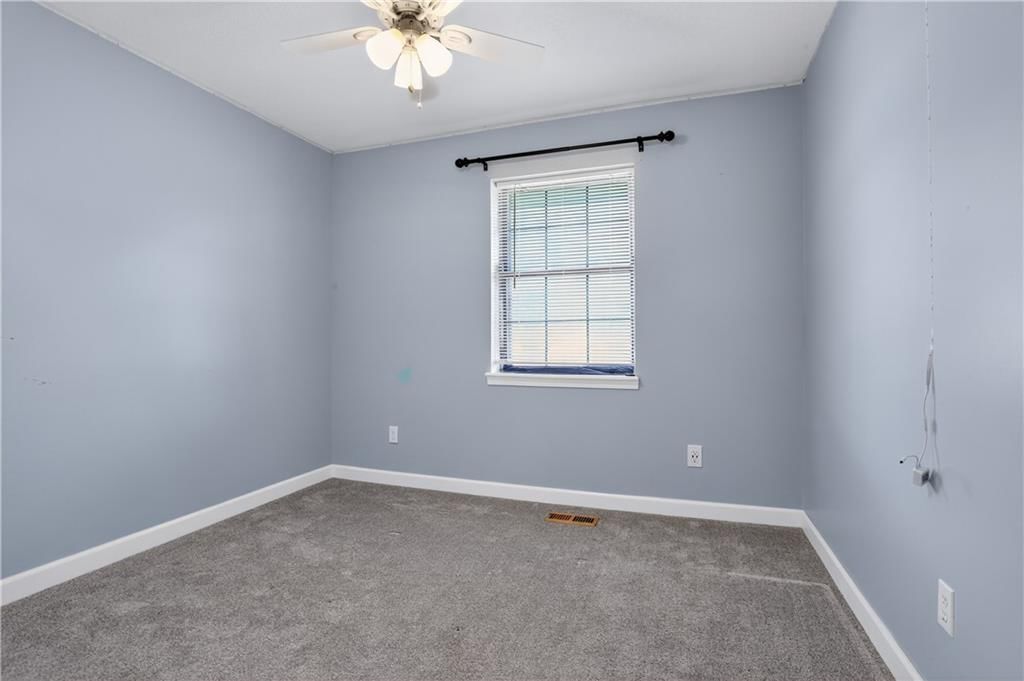 819 NE Cookingham Drive — photo 12