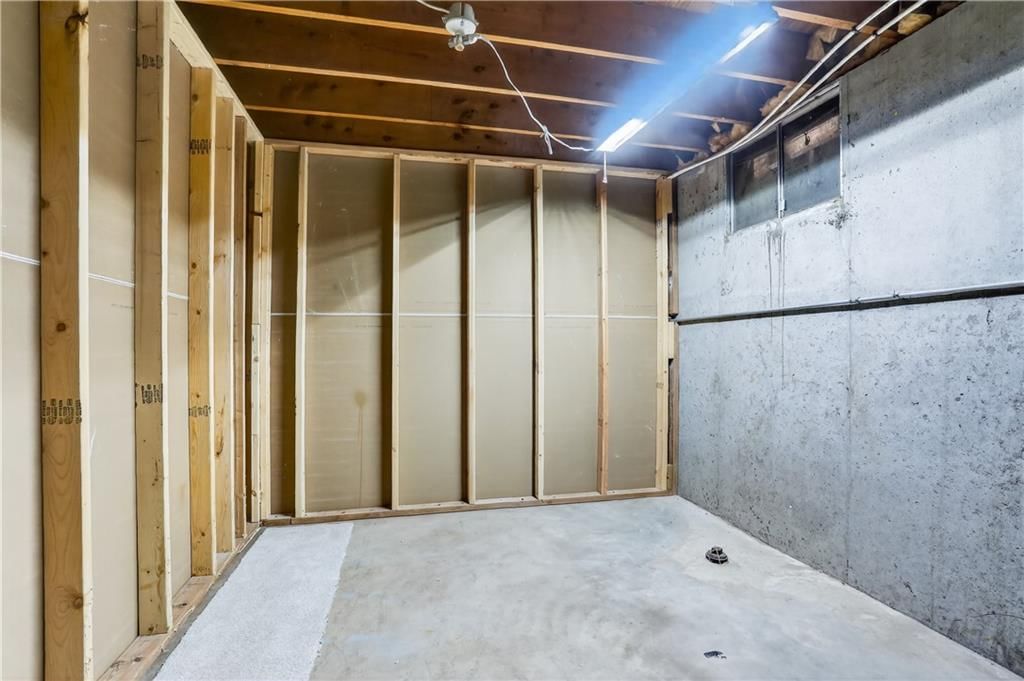 819 NE Cookingham Drive — photo 14