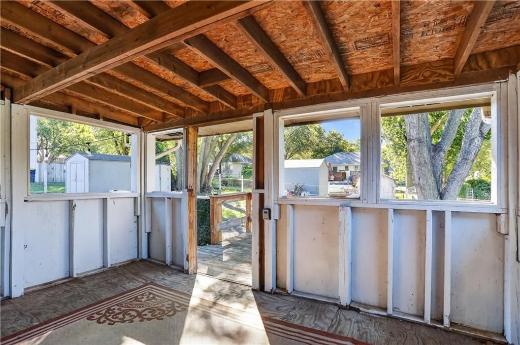 819 NE Cookingham Drive — photo 15