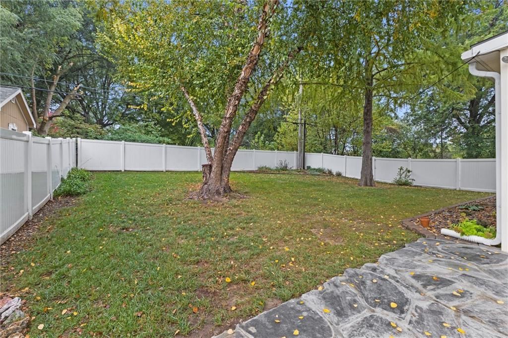 2916 S Mason Avenue — photo 23