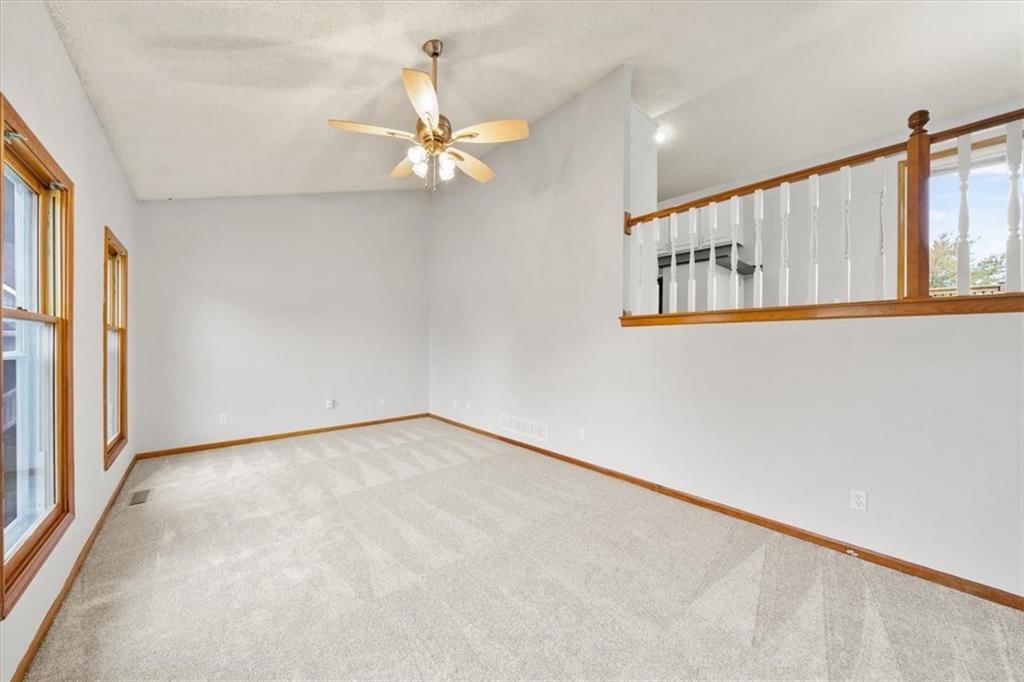 1428 N Hunter Drive — photo 2