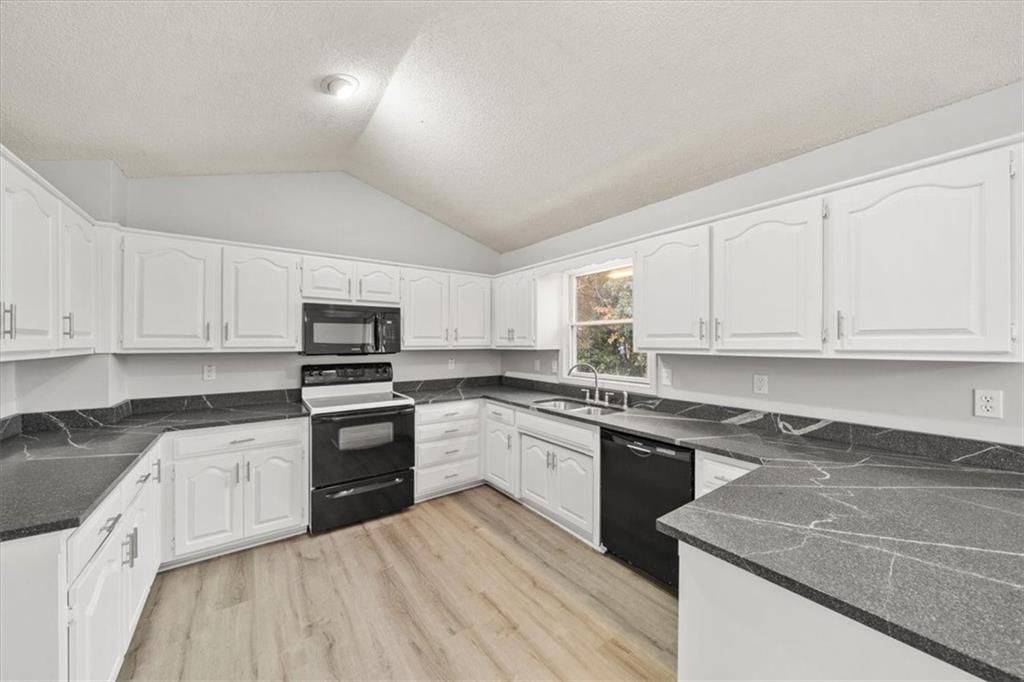 1428 N Hunter Drive — photo 9