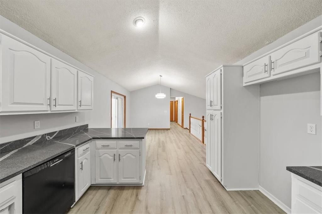 1428 N Hunter Drive — photo 11