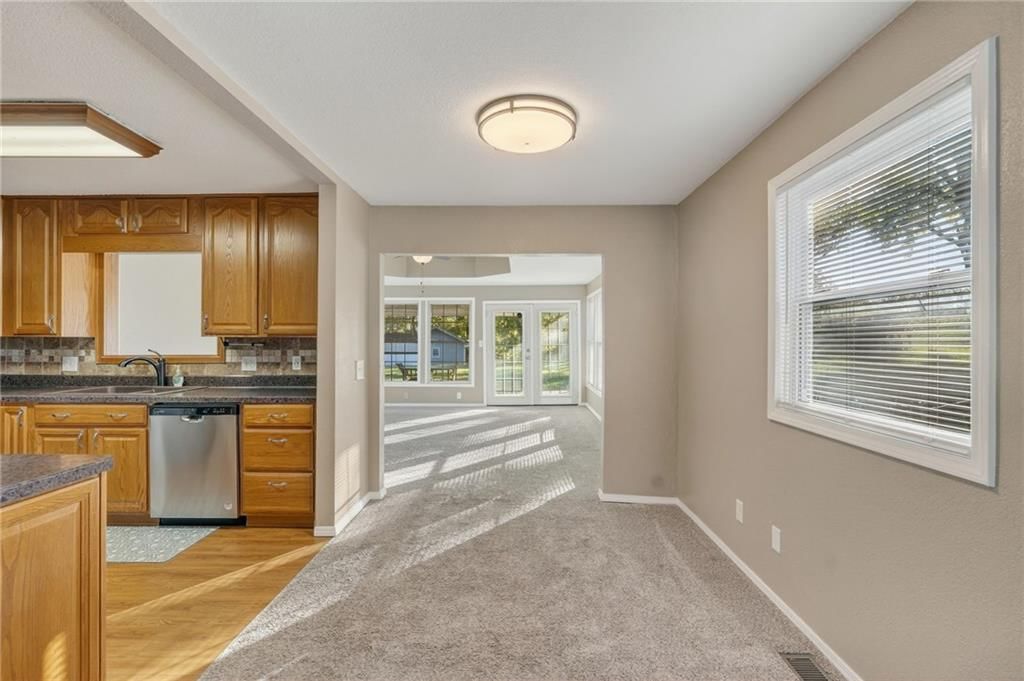 4905 N Smalley Avenue — photo 15