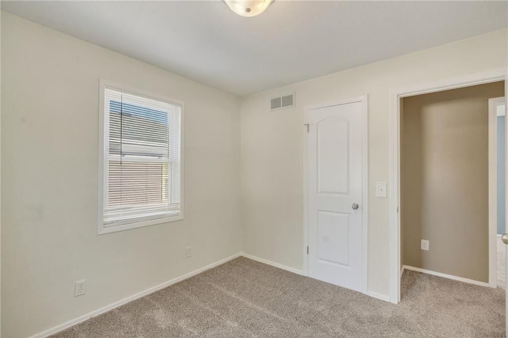 4905 N Smalley Avenue — photo 28